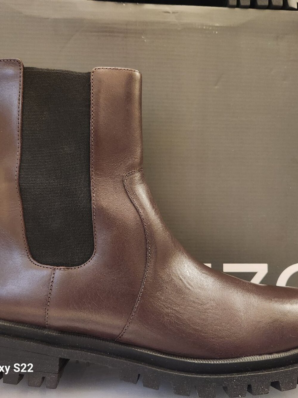 Arezzo "Brandy" Grape Brown Chelsea Boots. NIB. Size 9.5